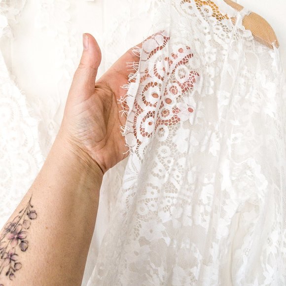 Deep V-Neck Lace Dress - Picture 6 of 8